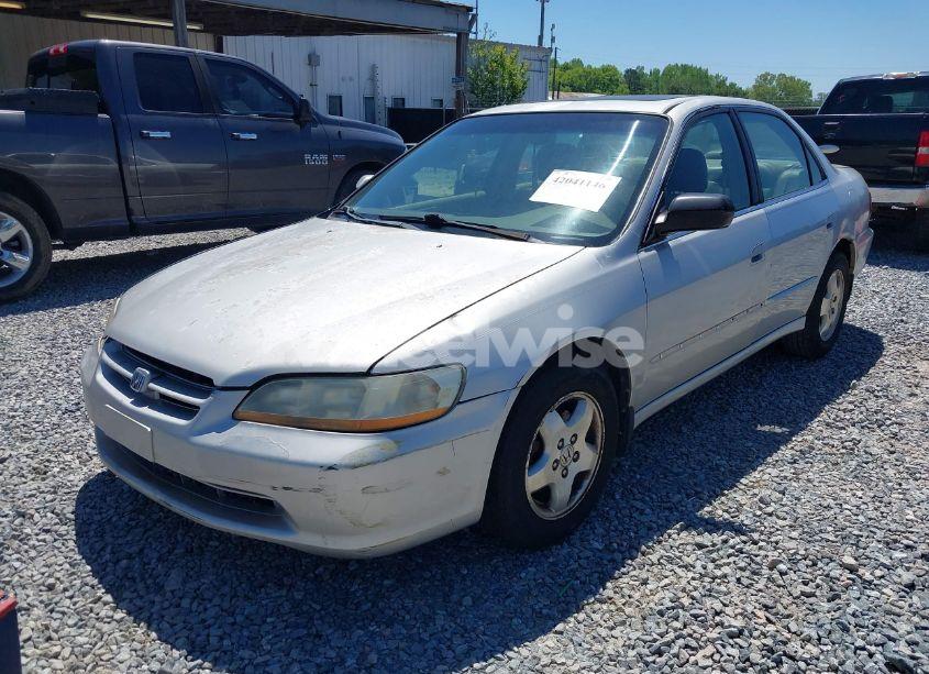 Photo 2 of 1999 Honda Accord EX V6 (VIN 1HGCG1658XA000996)