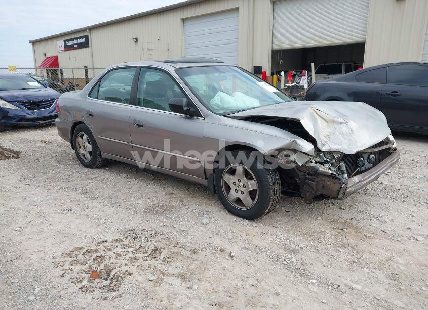 2000 Honda Accord 3.0 EX (VIN 1HGCG1658YA028248) main photo