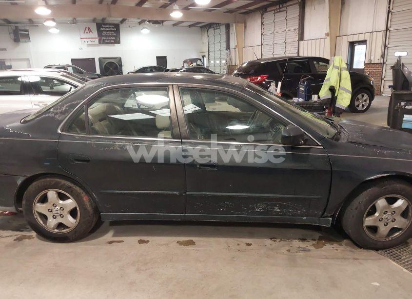 Photo 13 of 2000 Honda Accord 3.0 EX (VIN 1HGCG1658YA040643)