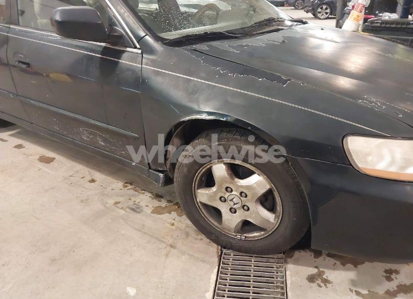 Photo 6 of 2000 Honda Accord 3.0 EX (VIN 1HGCG1658YA040643)