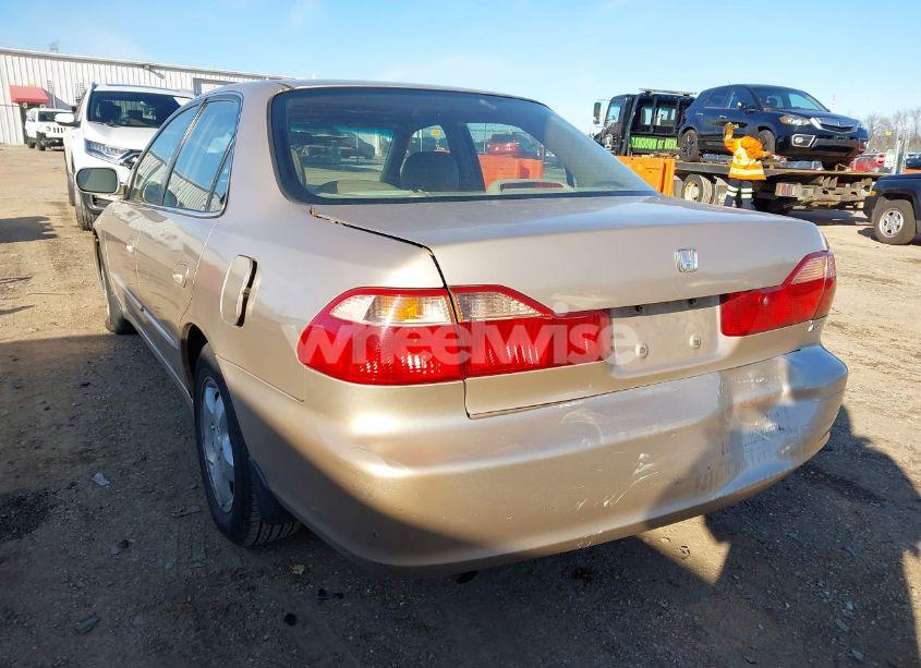 Photo 3 of 2000 Honda Accord 3.0 EX (VIN 1HGCG1658YA062576)