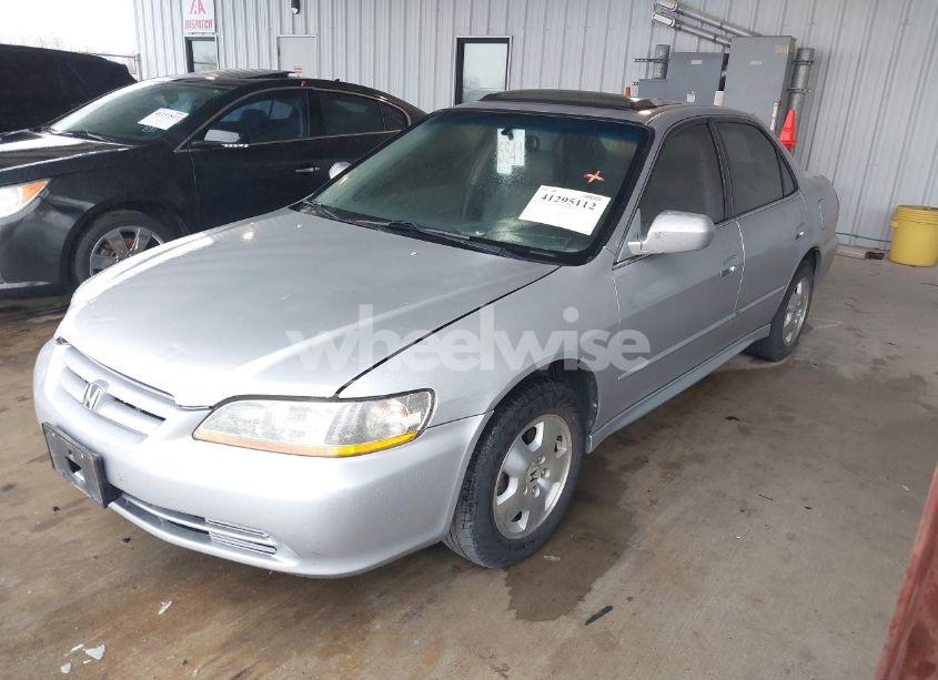 Photo 2 of 2001 Honda Accord SDN EX W/LEATHER (VIN 1HGCG16591A011545)