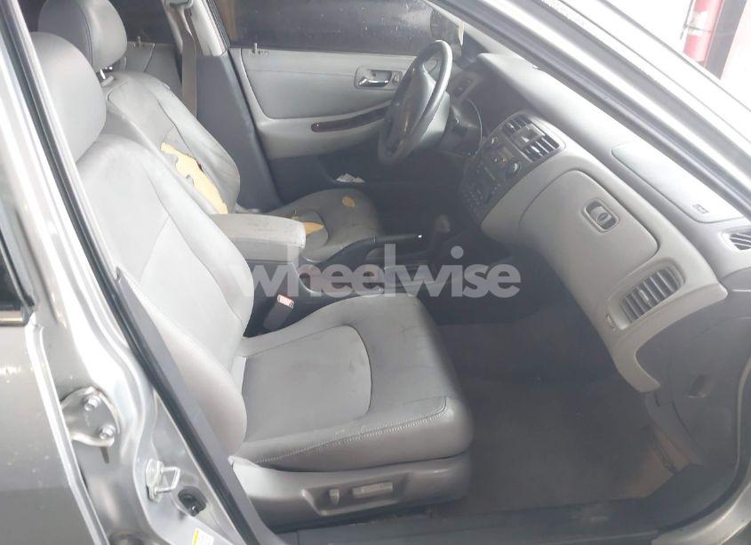 Photo 5 of 2001 Honda Accord SDN EX W/LEATHER (VIN 1HGCG16591A011545)