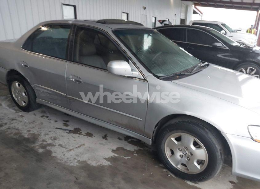 Photo 6 of 2001 Honda Accord SDN EX W/LEATHER (VIN 1HGCG16591A011545)
