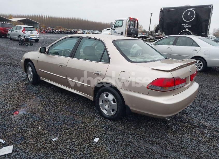 Photo 3 of 2001 Honda Accord 3.0 EX (VIN 1HGCG16591A018284)