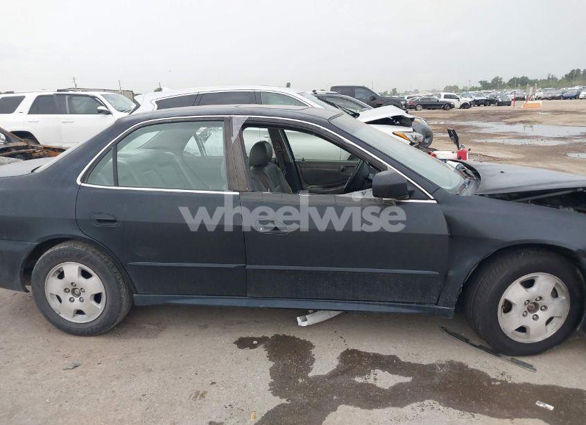 Photo 13 of 2001 Honda Accord 3.0 EX (VIN 1HGCG16591A035828)