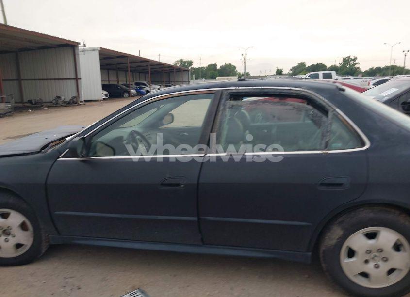 Photo 14 of 2001 Honda Accord 3.0 EX (VIN 1HGCG16591A035828)