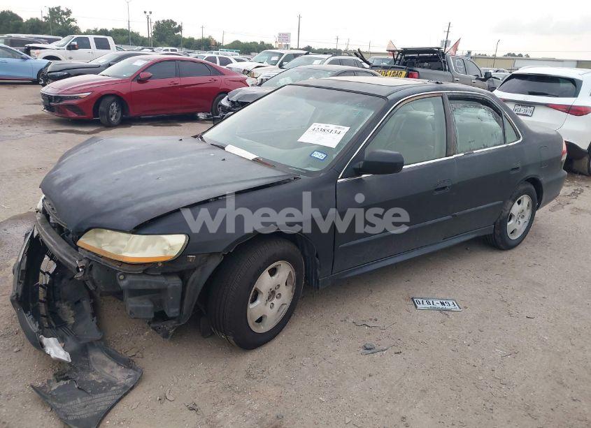 Photo 2 of 2001 Honda Accord 3.0 EX (VIN 1HGCG16591A035828)