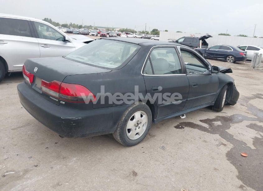 Photo 4 of 2001 Honda Accord 3.0 EX (VIN 1HGCG16591A035828)