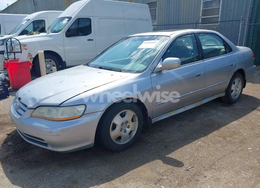 Photo 2 of 2001 Honda Accord 3.0 EX (VIN 1HGCG16591A050572)