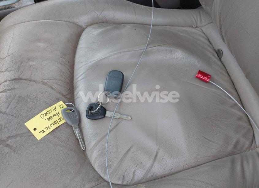 Photo 11 of 2001 Honda Accord 3.0 EX (VIN 1HGCG16591A053150)