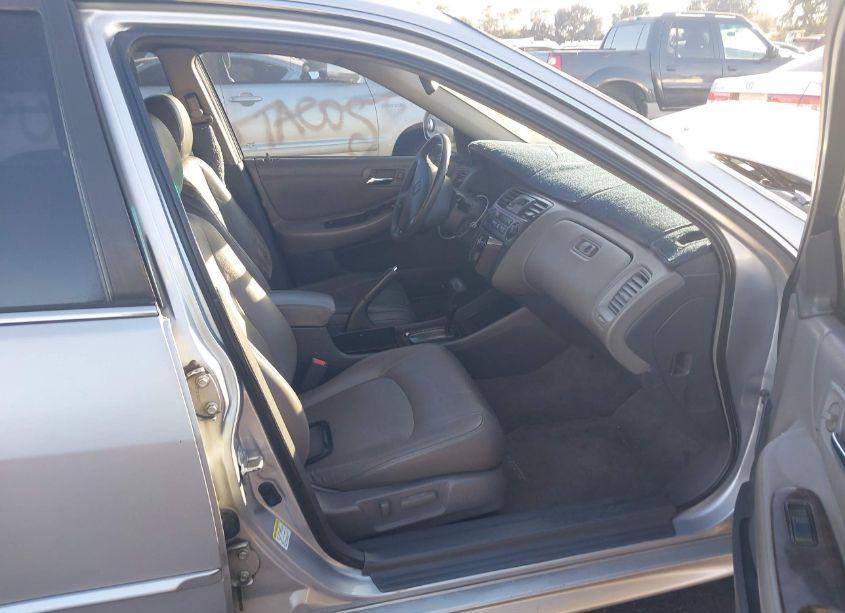 Photo 5 of 2001 Honda Accord 3.0 EX (VIN 1HGCG16591A055111)