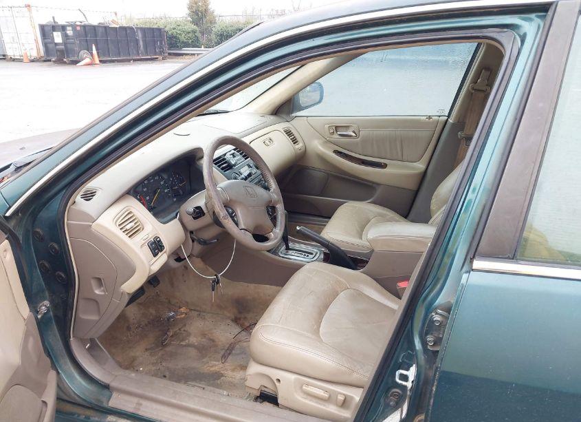 Photo 5 of 2002 Honda Accord 3.0 EX (VIN 1HGCG16592A006086)