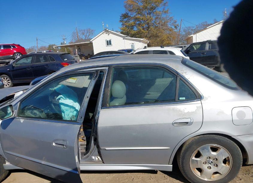 Photo 14 of 2002 Honda Accord 3.0 EX (VIN 1HGCG16592A017217)