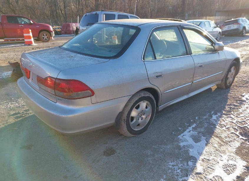 Photo 4 of 2002 Honda Accord 3.0 EX (VIN 1HGCG16592A077630)