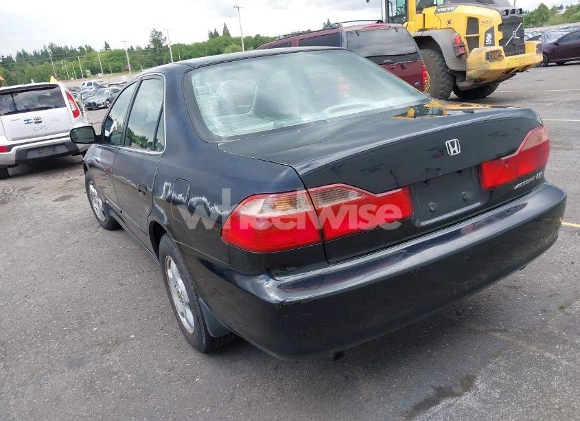 Photo 3 of 2000 Honda Accord 3.0 EX (VIN 1HGCG1659YA018277)