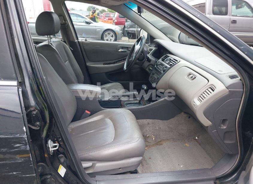 Photo 5 of 2000 Honda Accord 3.0 EX (VIN 1HGCG1659YA018277)