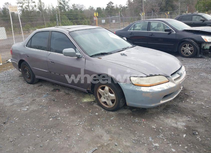 2000 Honda Accord 3.0 EX (VIN 1HGCG1659YA038836) main photo