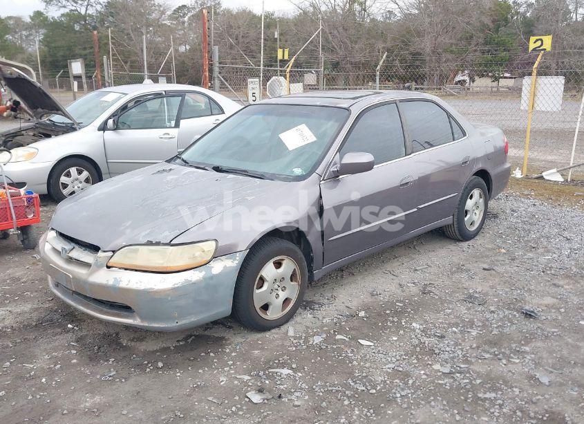 Photo 2 of 2000 Honda Accord 3.0 EX (VIN 1HGCG1659YA038836)