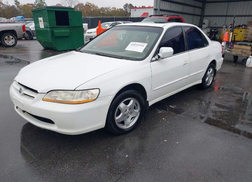 Photo 2 of 2000 Honda Accord 3.0 EX (VIN 1HGCG1659YA078995)