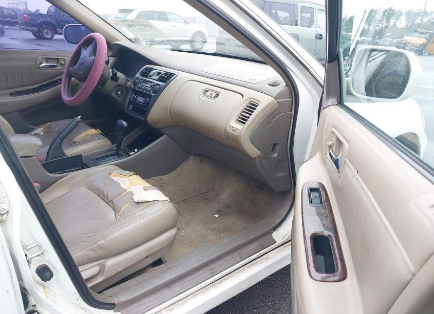Photo 5 of 2000 Honda Accord 3.0 EX (VIN 1HGCG1659YA078995)