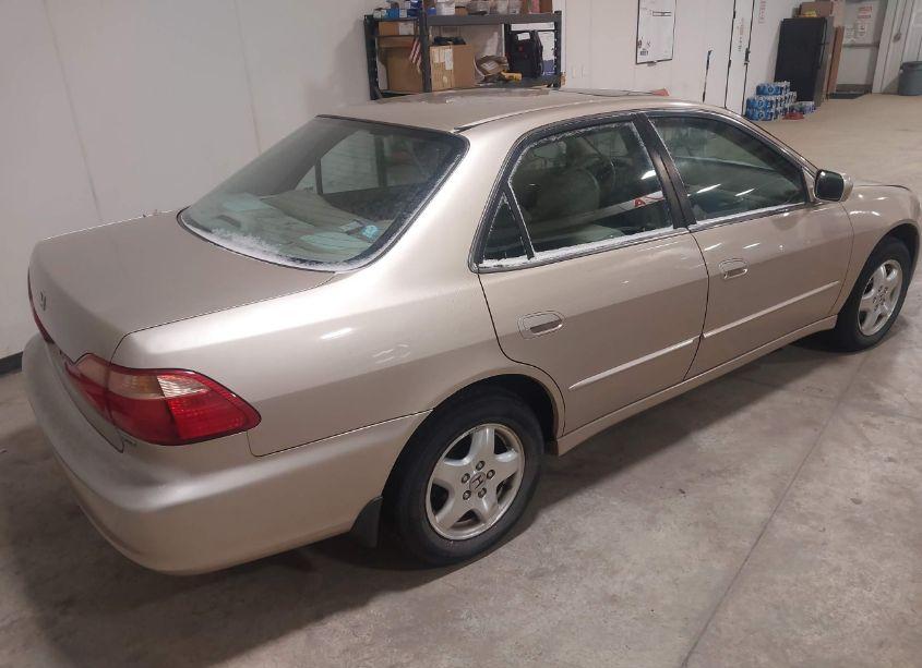 Photo 4 of 2000 Honda Accord 3.0 EX (VIN 1HGCG1659YA085218)