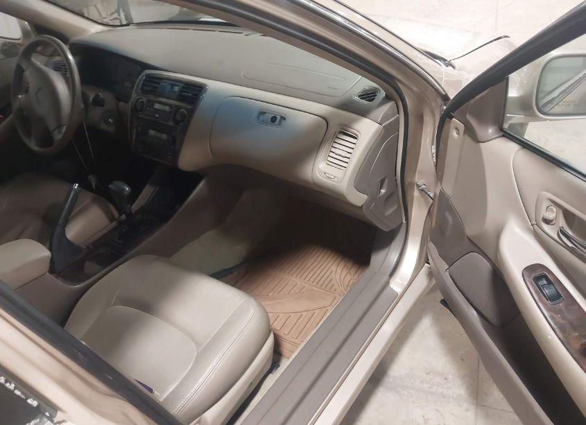 Photo 5 of 2000 Honda Accord 3.0 EX (VIN 1HGCG1659YA085218)