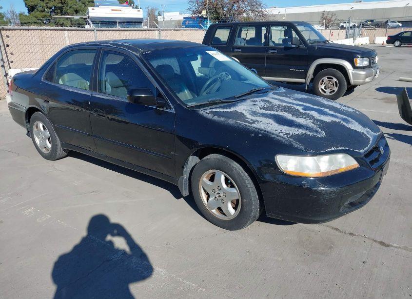 2000 Honda Accord 3.0 EX (VIN 1HGCG1659YA085428) main photo