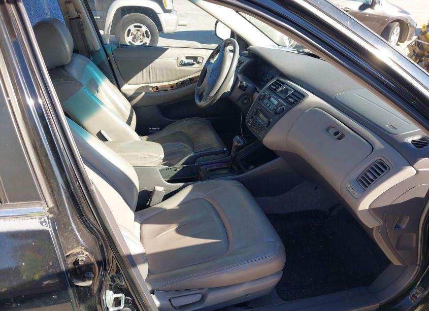 Photo 5 of 2000 Honda Accord 3.0 EX (VIN 1HGCG1659YA085428)