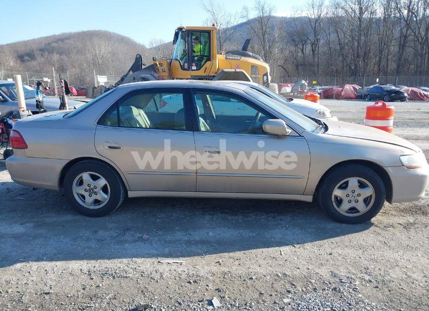 Photo 13 of 2000 Honda Accord 3.0 EX (VIN 1HGCG1659YA088751)