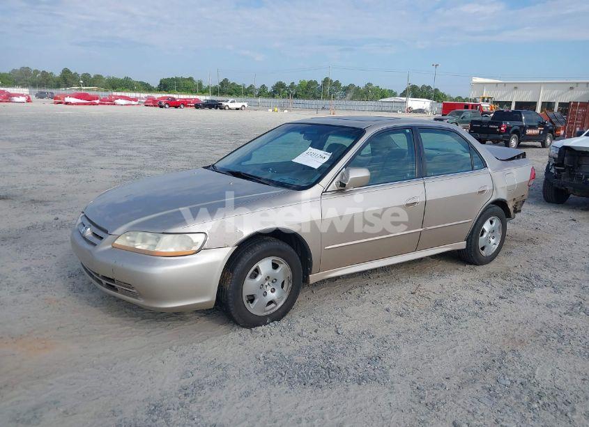Photo 2 of 2001 Honda Accord 3.0 EX (VIN 1HGCG165X1A015054)