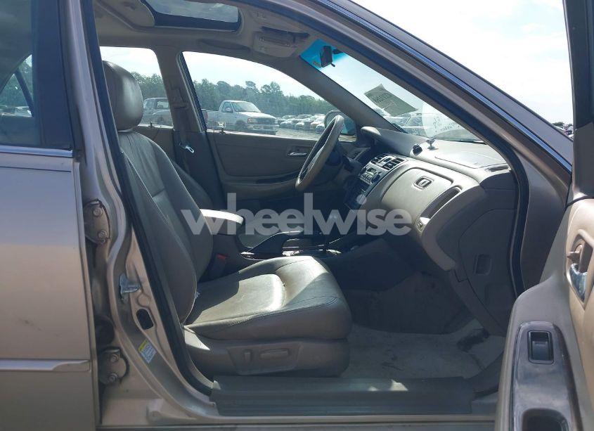 Photo 5 of 2001 Honda Accord 3.0 EX (VIN 1HGCG165X1A015054)