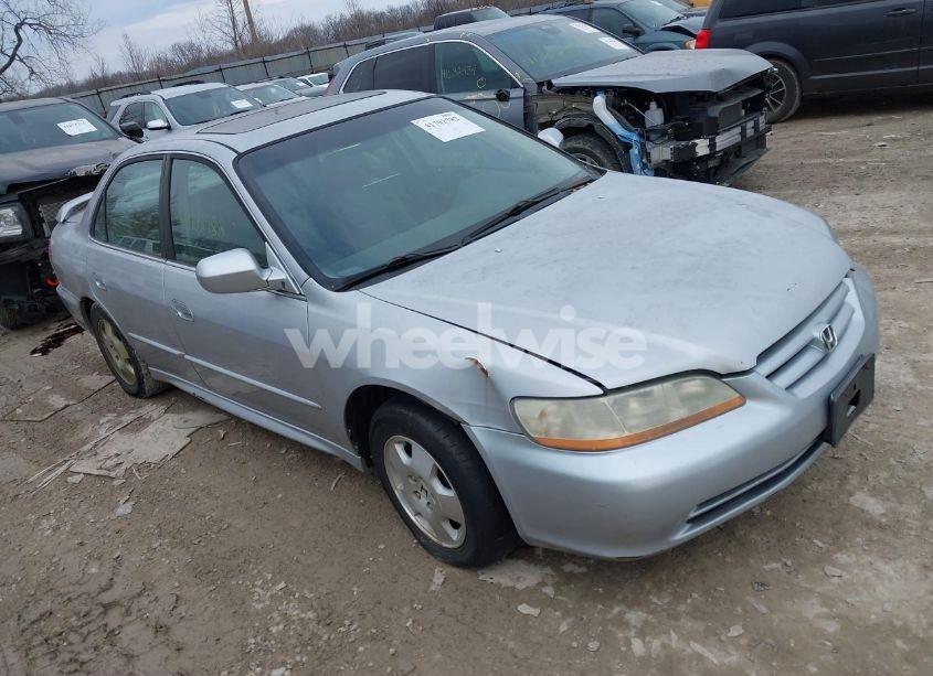 2001 Honda Accord 3.0 EX (VIN 1HGCG165X1A022313) main photo