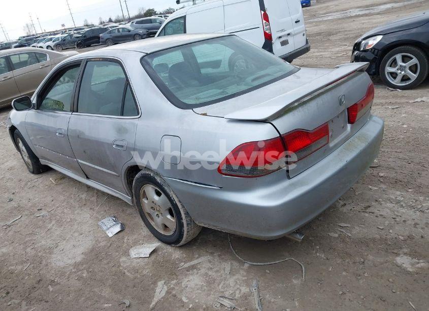 Photo 3 of 2001 Honda Accord 3.0 EX (VIN 1HGCG165X1A022313)