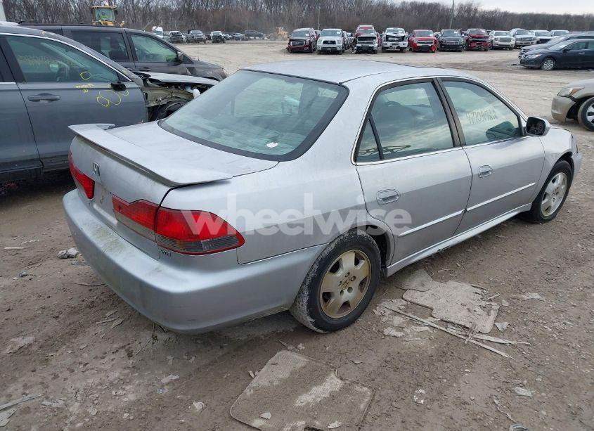 Photo 4 of 2001 Honda Accord 3.0 EX (VIN 1HGCG165X1A022313)