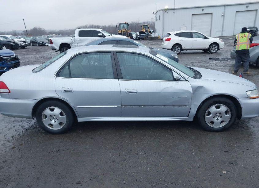Photo 13 of 2001 Honda Accord 3.0 EX (VIN 1HGCG165X1A033408)