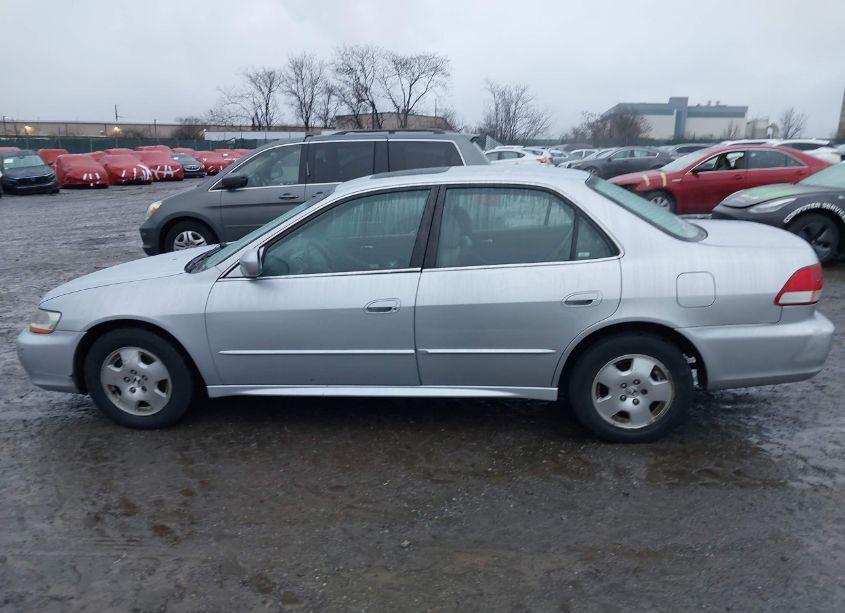 Photo 14 of 2001 Honda Accord 3.0 EX (VIN 1HGCG165X1A033408)