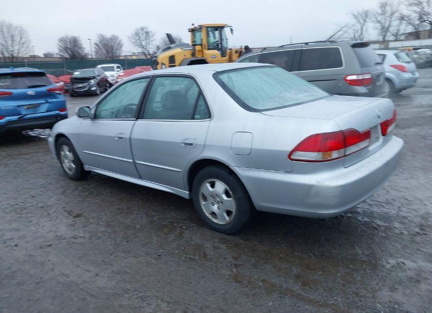 Photo 3 of 2001 Honda Accord 3.0 EX (VIN 1HGCG165X1A033408)
