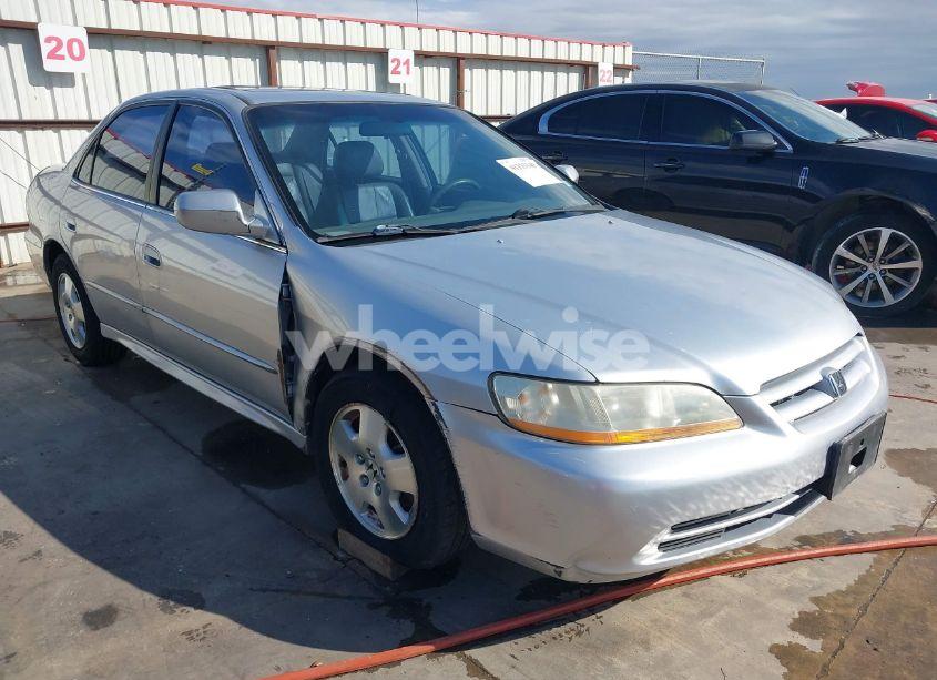 2001 Honda Accord 3.0 EX (VIN 1HGCG165X1A038317) main photo