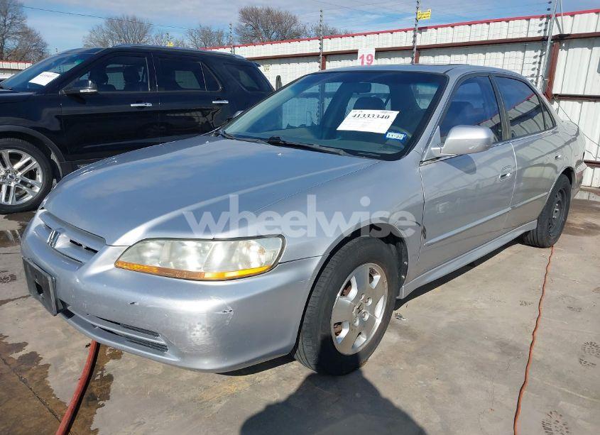 Photo 2 of 2001 Honda Accord 3.0 EX (VIN 1HGCG165X1A038317)