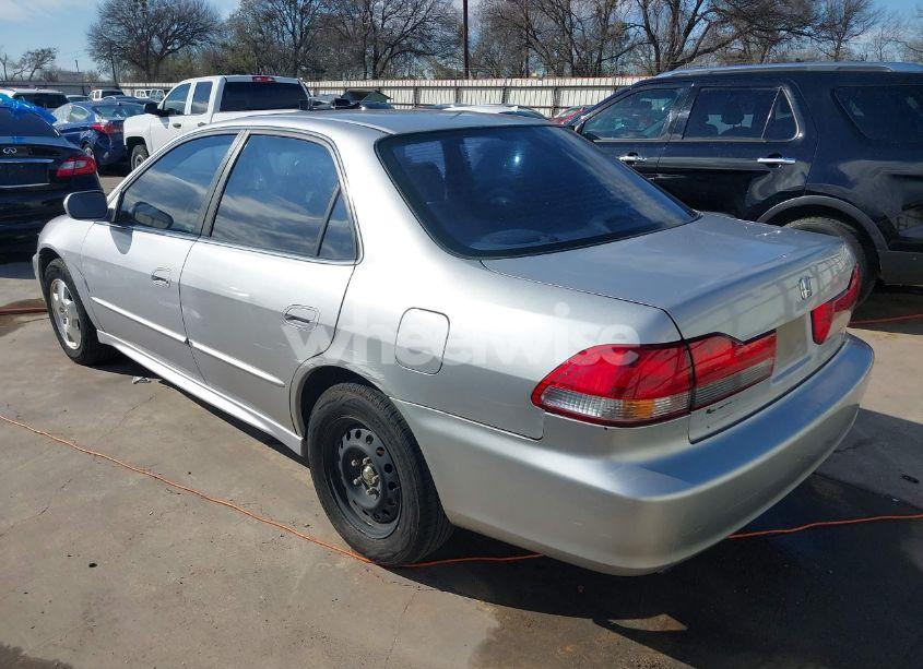 Photo 3 of 2001 Honda Accord 3.0 EX (VIN 1HGCG165X1A038317)