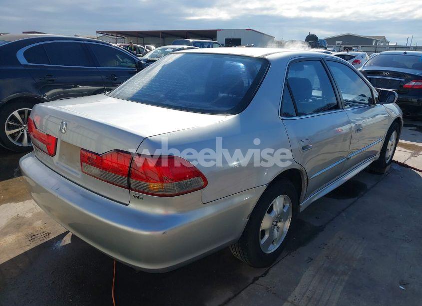Photo 4 of 2001 Honda Accord 3.0 EX (VIN 1HGCG165X1A038317)
