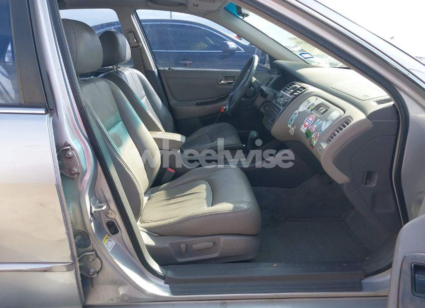 Photo 5 of 2001 Honda Accord 3.0 EX (VIN 1HGCG165X1A038317)