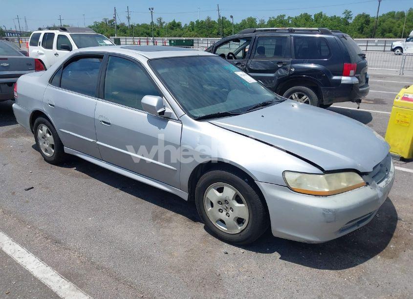 2001 Honda Accord 3.0 EX (VIN 1HGCG165X1A058857) main photo