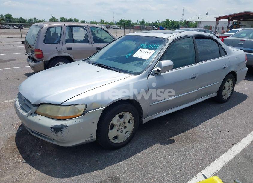 Photo 2 of 2001 Honda Accord 3.0 EX (VIN 1HGCG165X1A058857)