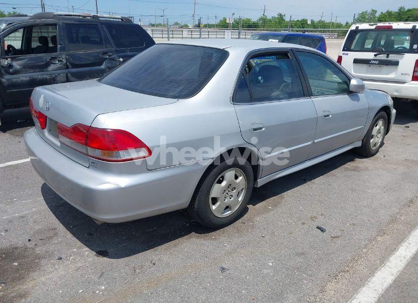 Photo 4 of 2001 Honda Accord 3.0 EX (VIN 1HGCG165X1A058857)
