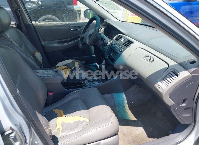 Photo 5 of 2001 Honda Accord 3.0 EX (VIN 1HGCG165X1A058857)