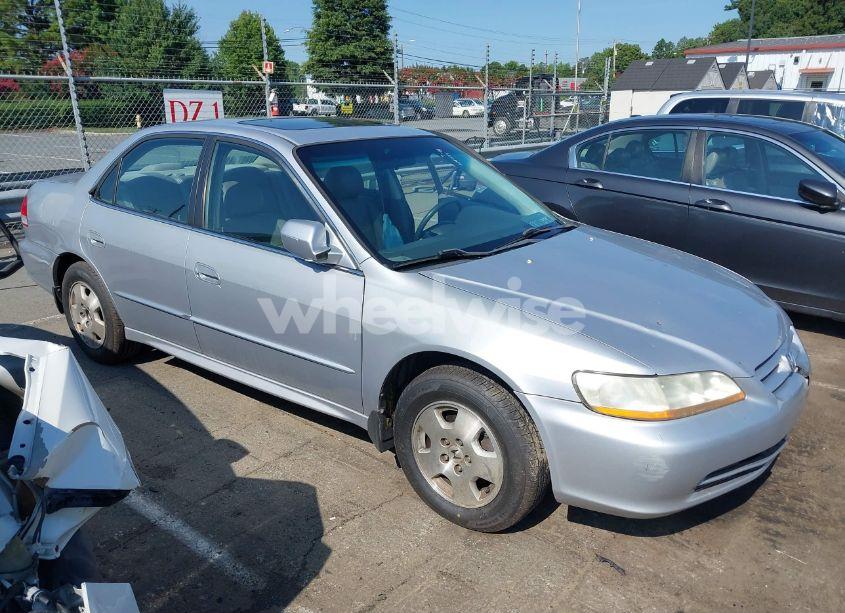 2001 Honda Accord 3.0 EX (VIN 1HGCG165X1A086044) main photo