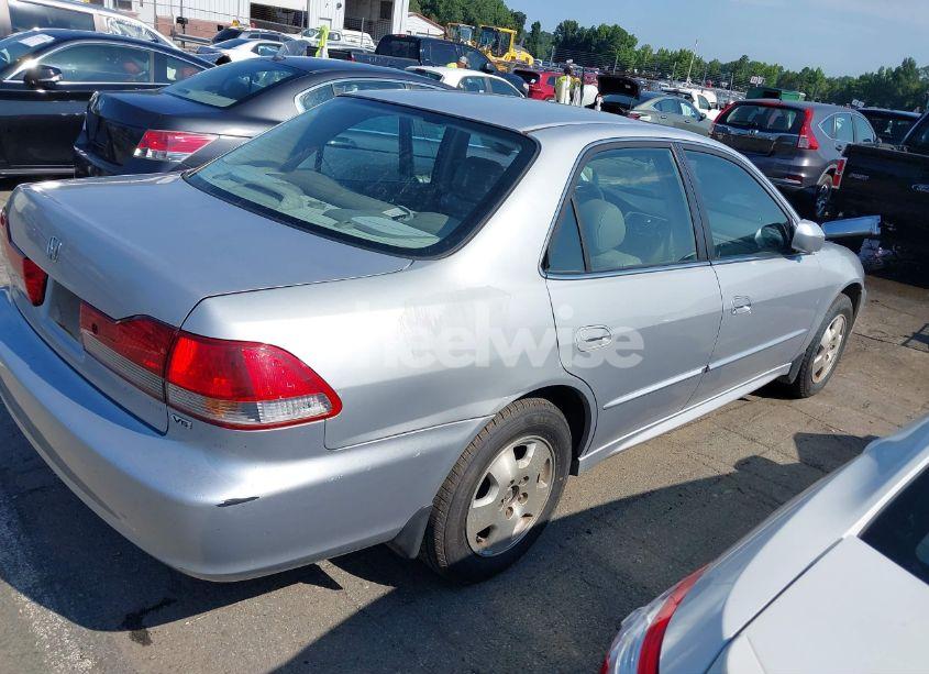 Photo 4 of 2001 Honda Accord 3.0 EX (VIN 1HGCG165X1A086044)