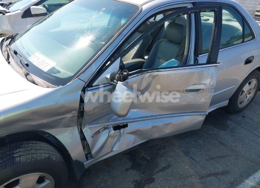 Photo 6 of 2001 Honda Accord 3.0 EX (VIN 1HGCG165X1A086044)